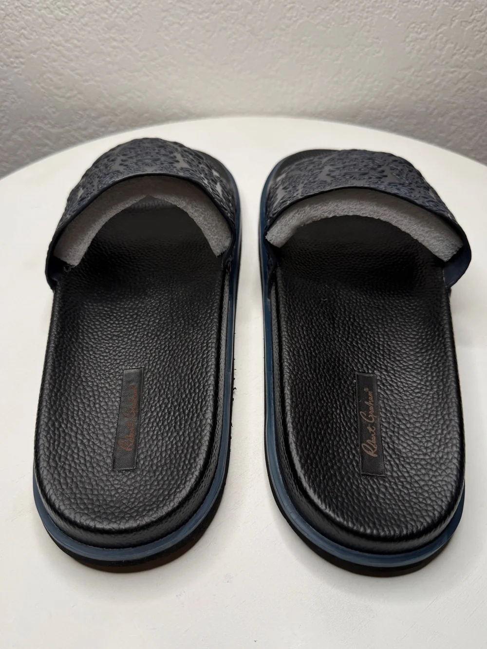 Robert Graham Black Navy Embossed Slide Sandals Size 12